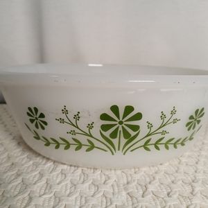vintage McKee GLASBAKE #J514 2-QUART ROUND CASSEROLE Green Daisy 9" diameter